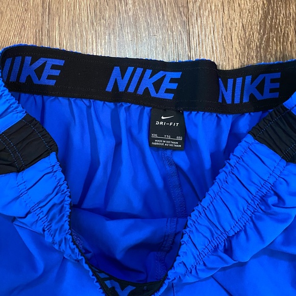 Nike Shorts Dri-Fit - Picture 2 of 3